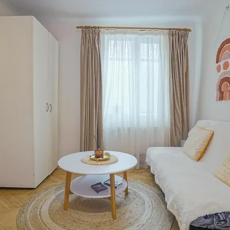 Old Town City Center Apartments Braşov Esterno foto