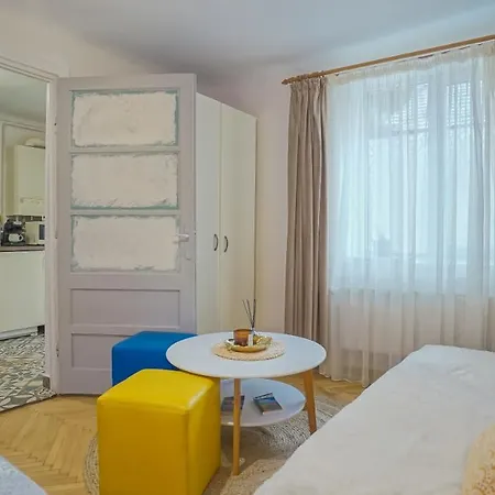Old Town City Center Apartments Braşov Esterno foto