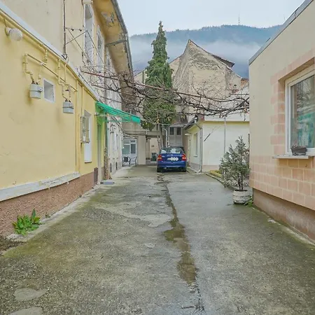 Old Town City Center Apartments Braşov Esterno foto