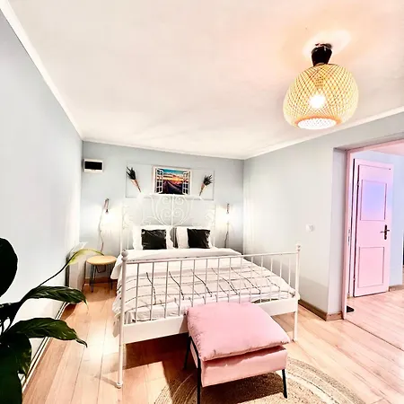 Old Town City Center Apartments Braşov Esterno foto