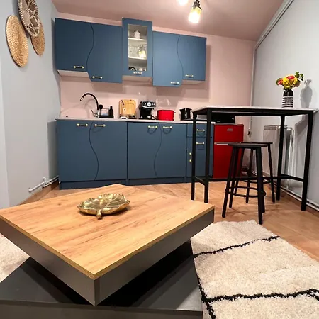 Old Town City Center Apartments Braşov Esterno foto