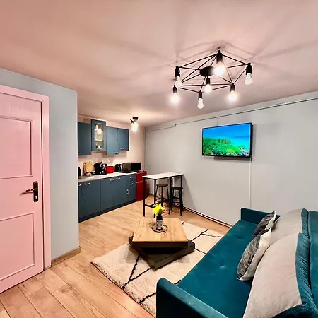 Old Town City Center Apartments Braşov Esterno foto