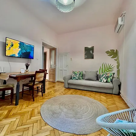 Old Town City Center Apartments Braşov Esterno foto