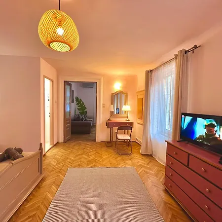 Old Town City Center Apartments Braşov Esterno foto