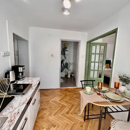 Old Town City Center Apartments Braşov Esterno foto