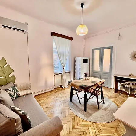 Old Town City Center Apartments Braşov Esterno foto