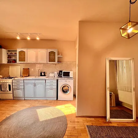 Old Town City Center Apartments Braşov Esterno foto
