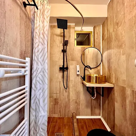 Old Town City Center Apartments Braşov Esterno foto